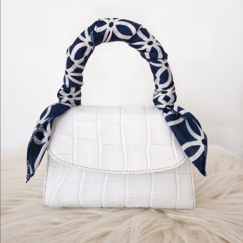 Navy Monogram Versatile Expression Scarf